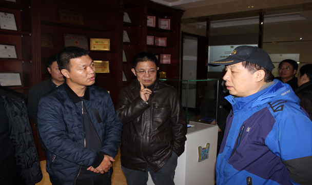 鼎鑫公司董事长任中国携执行总经理张建东、常务副总郑松涛及相关部门工作人员热情接待